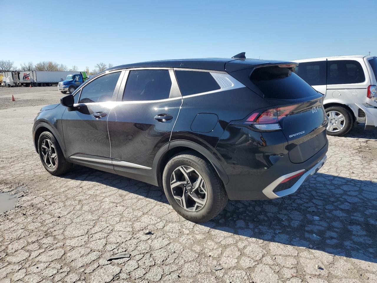 2024 Kia Sportage - Image 2