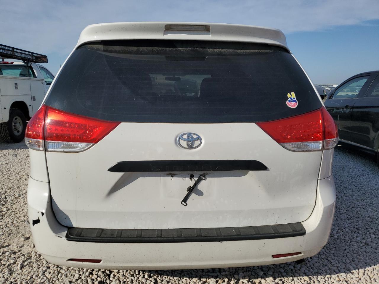 2011 Toyota Sienna - Image 6