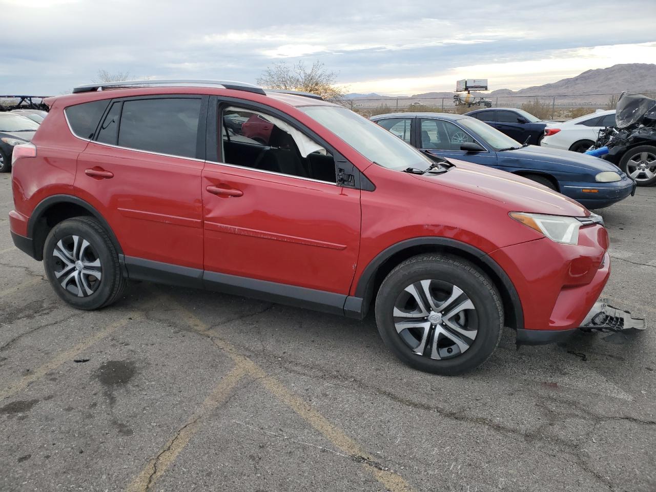 VIN JTMZFREVXHJ130677 2017 TOYOTA RAV4 no.4