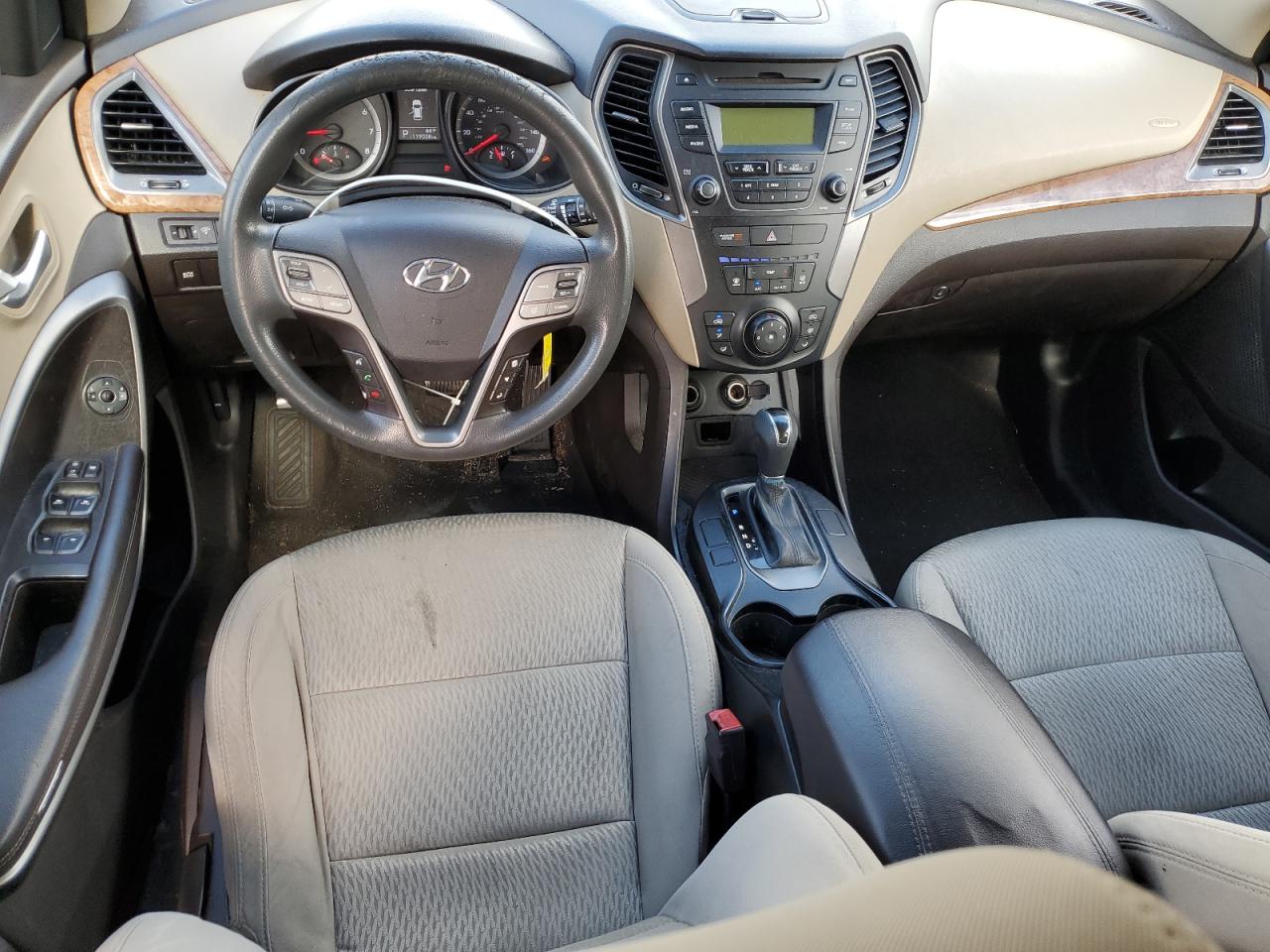 2015 Hyundai Santa Fe - Image 8