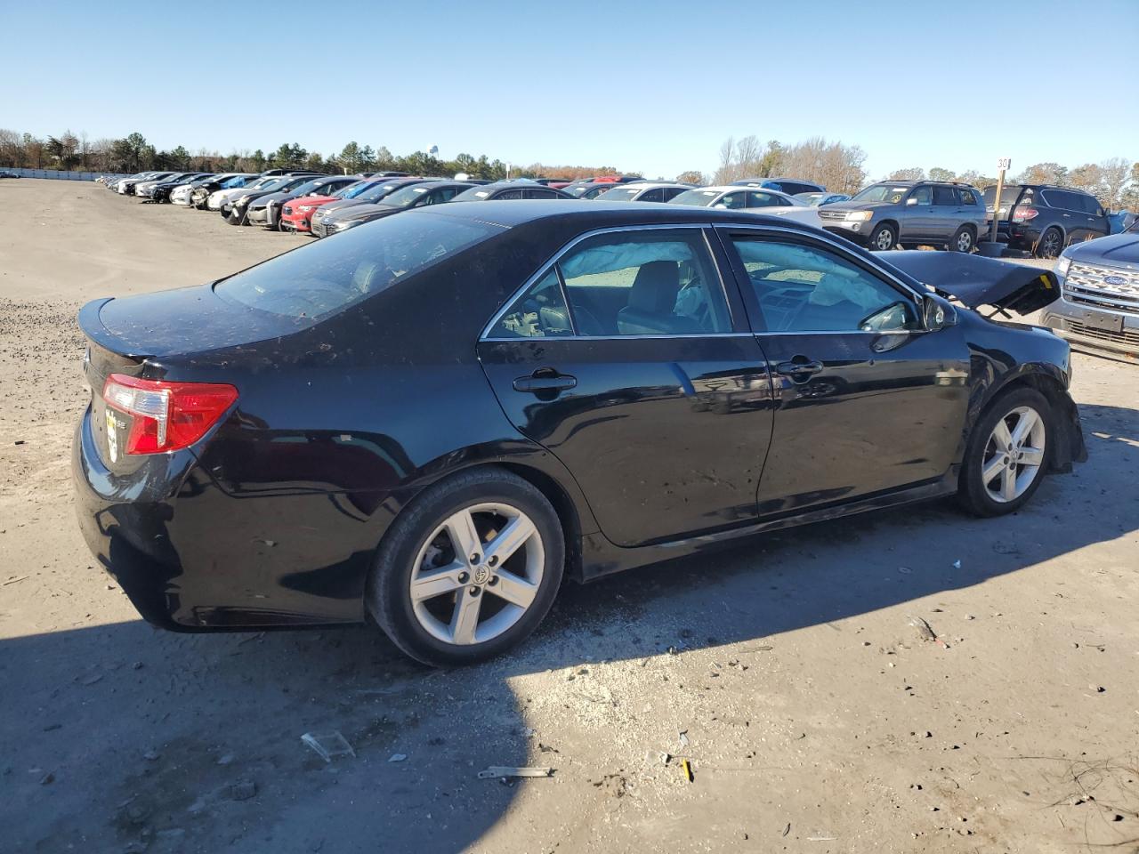 VIN 4T1BF1FKXDU207558 2013 TOYOTA CAMRY no.3