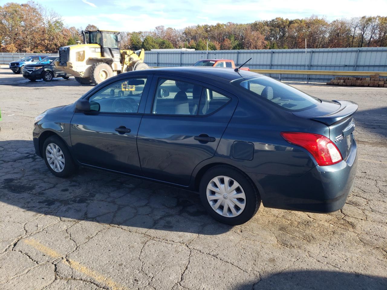 2015 Nissan Versa - Image 2