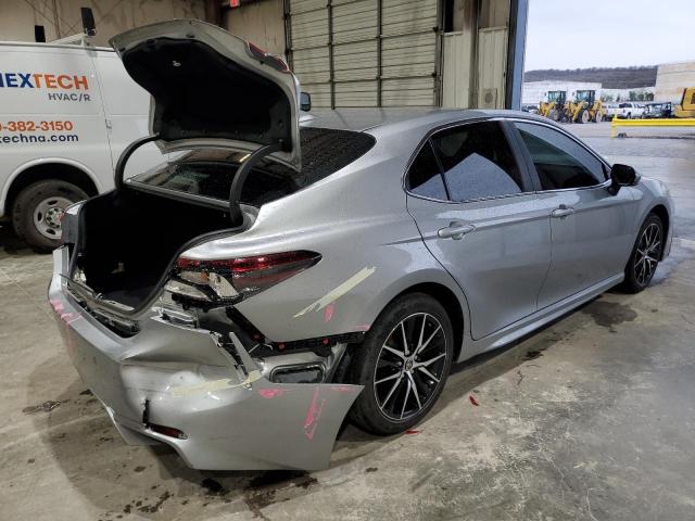  TOYOTA CAMRY 2022 Серебристый
