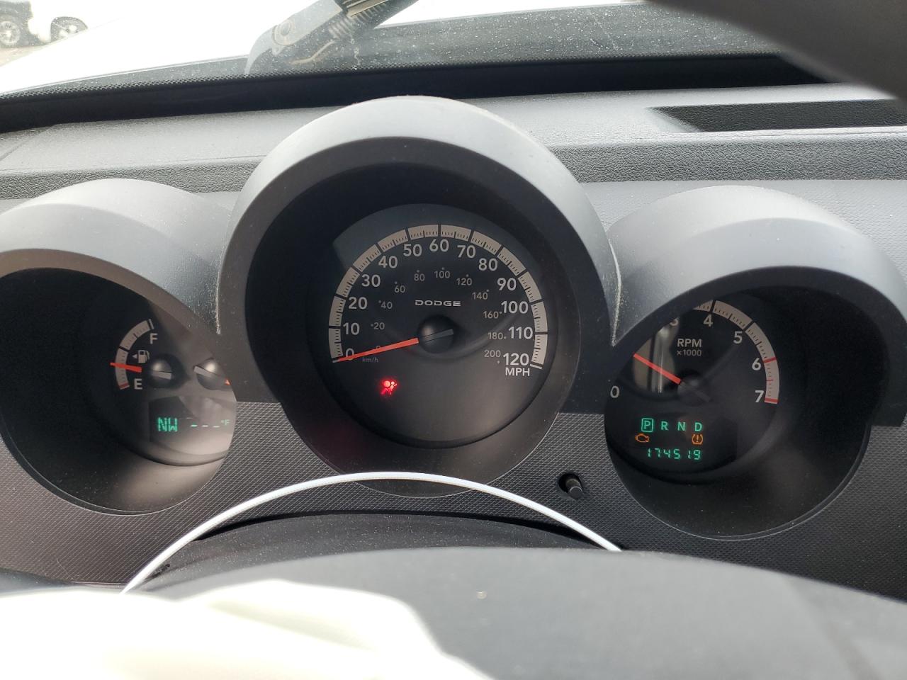 2007 Dodge Nitro - Image 9
