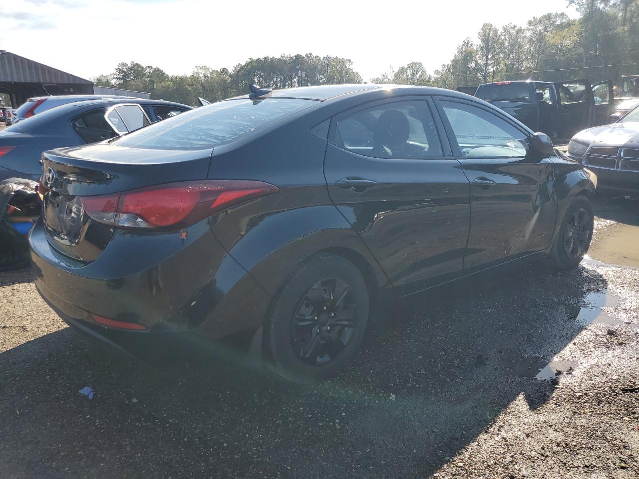 2016 Hyundai Elantra - Image 3