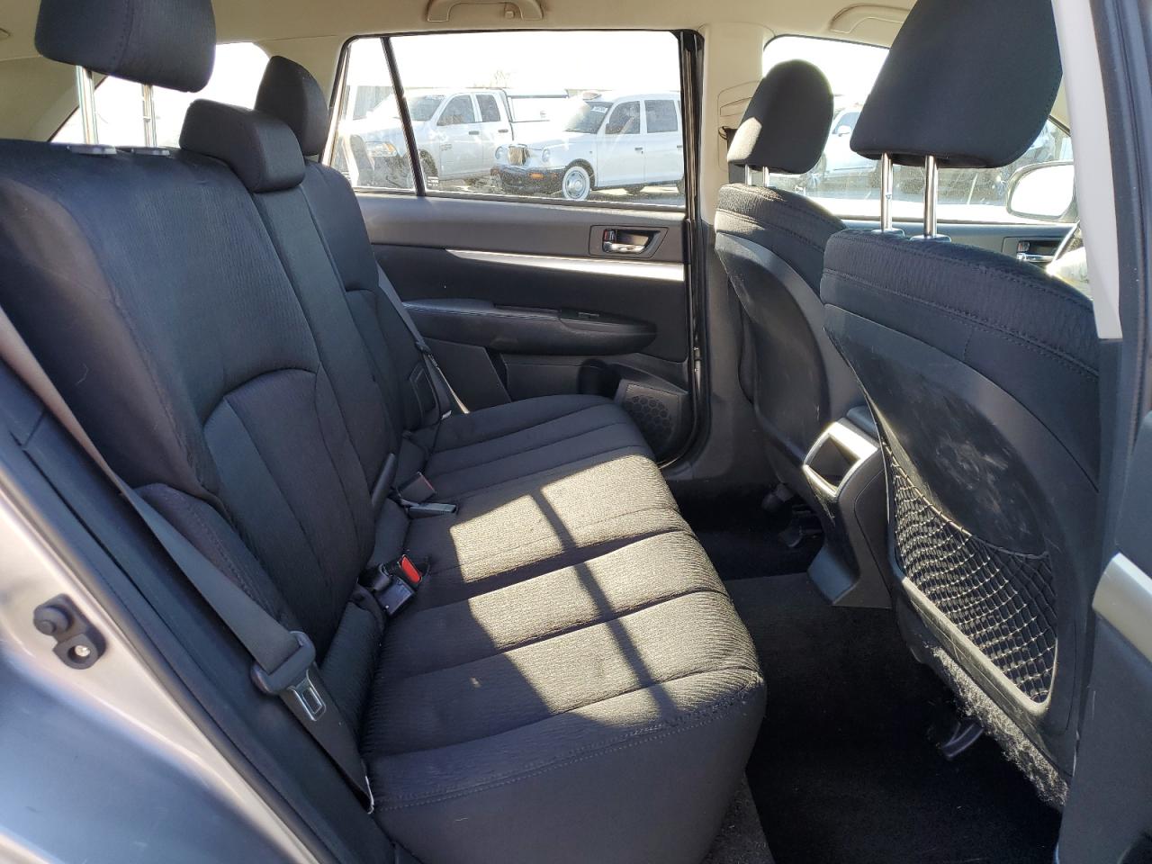 2011 Subaru Outback - Image 10