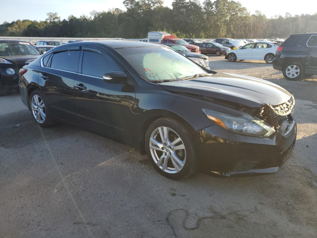 2017 Nissan Altima - Image 4