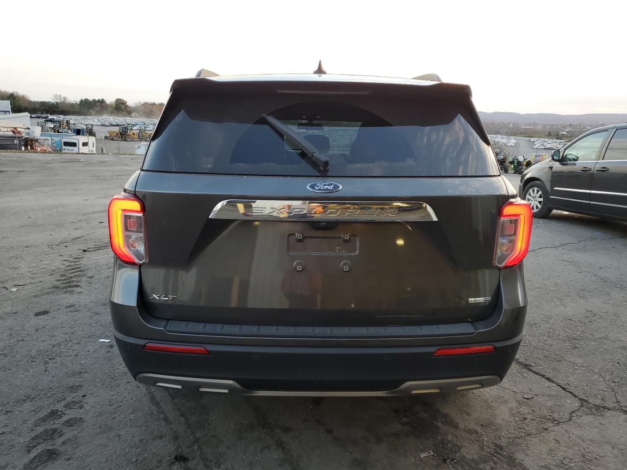 2020 Ford Explorer - Image 6