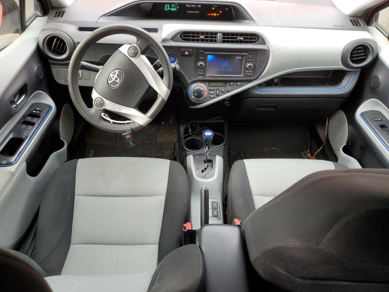 2012 Toyota Prius - Image 8