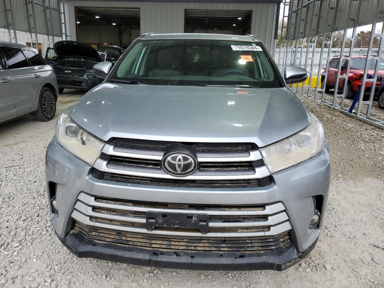 VIN 5TDJZRFH9JS864166 2018 TOYOTA HIGHLANDER no.5