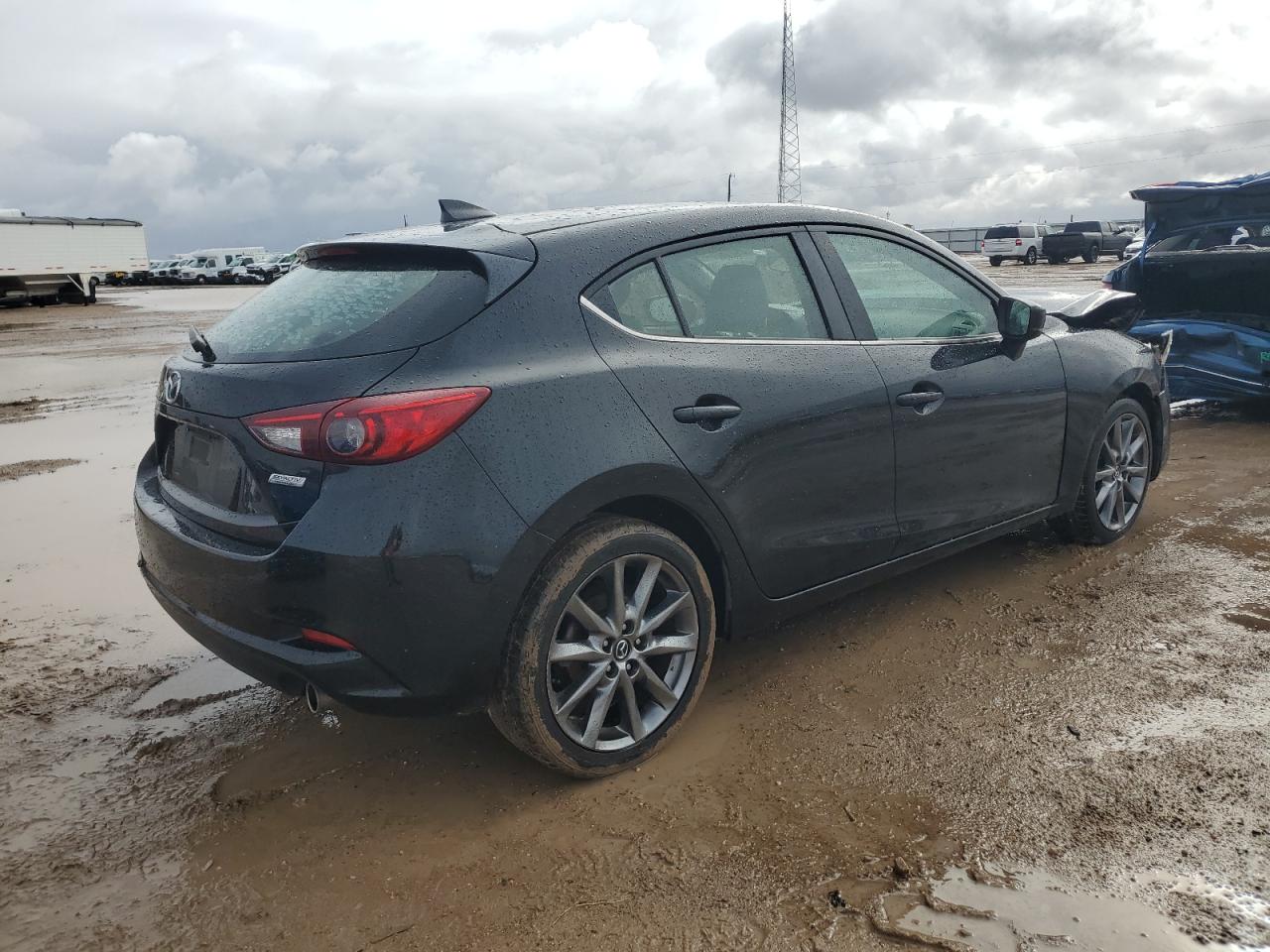 2018 Mazda 3 - Image 3