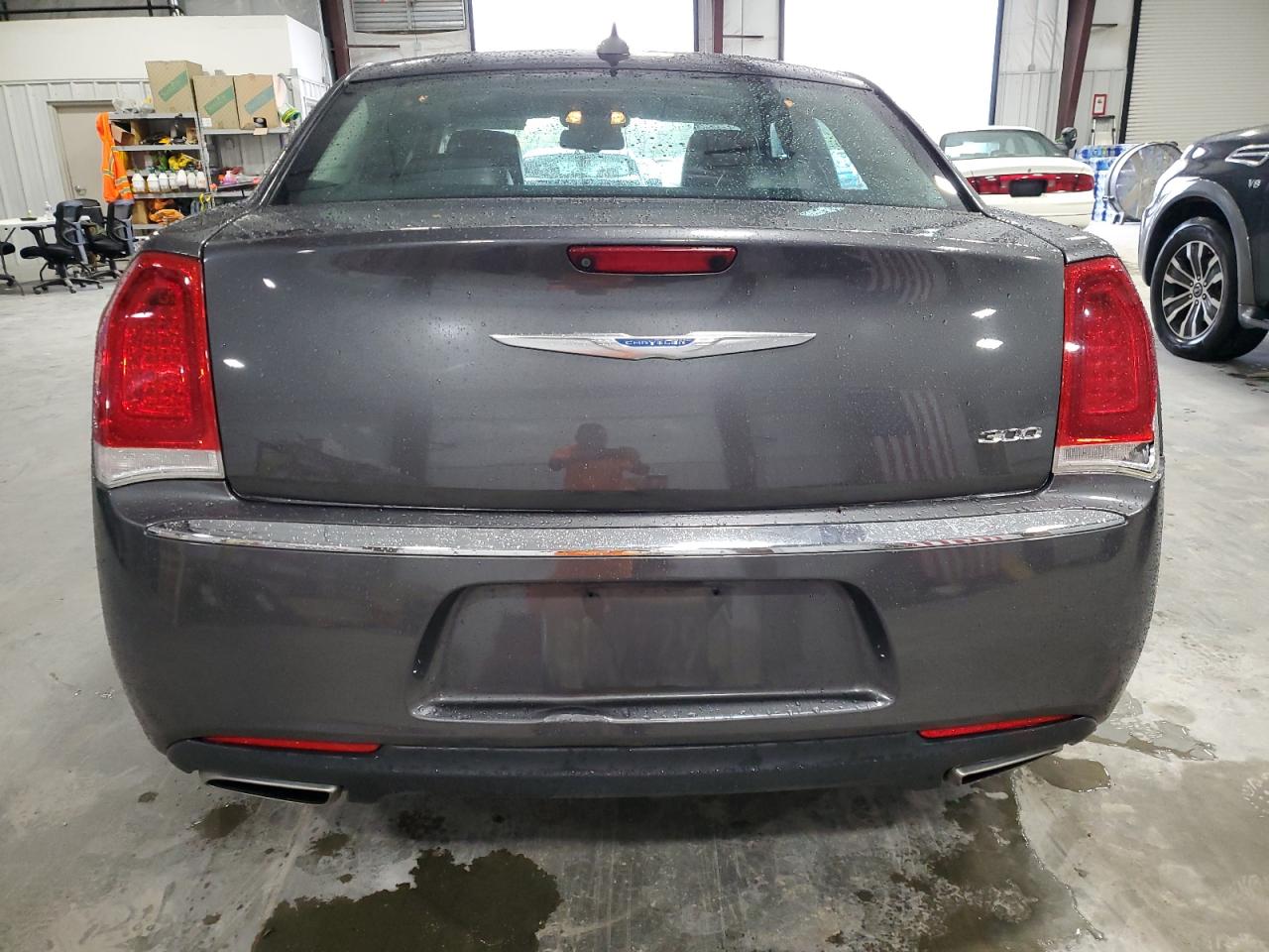 2019 Chrysler 300 Limited VIN: 2C3CCAEG4KH585801 Lot: 79001724