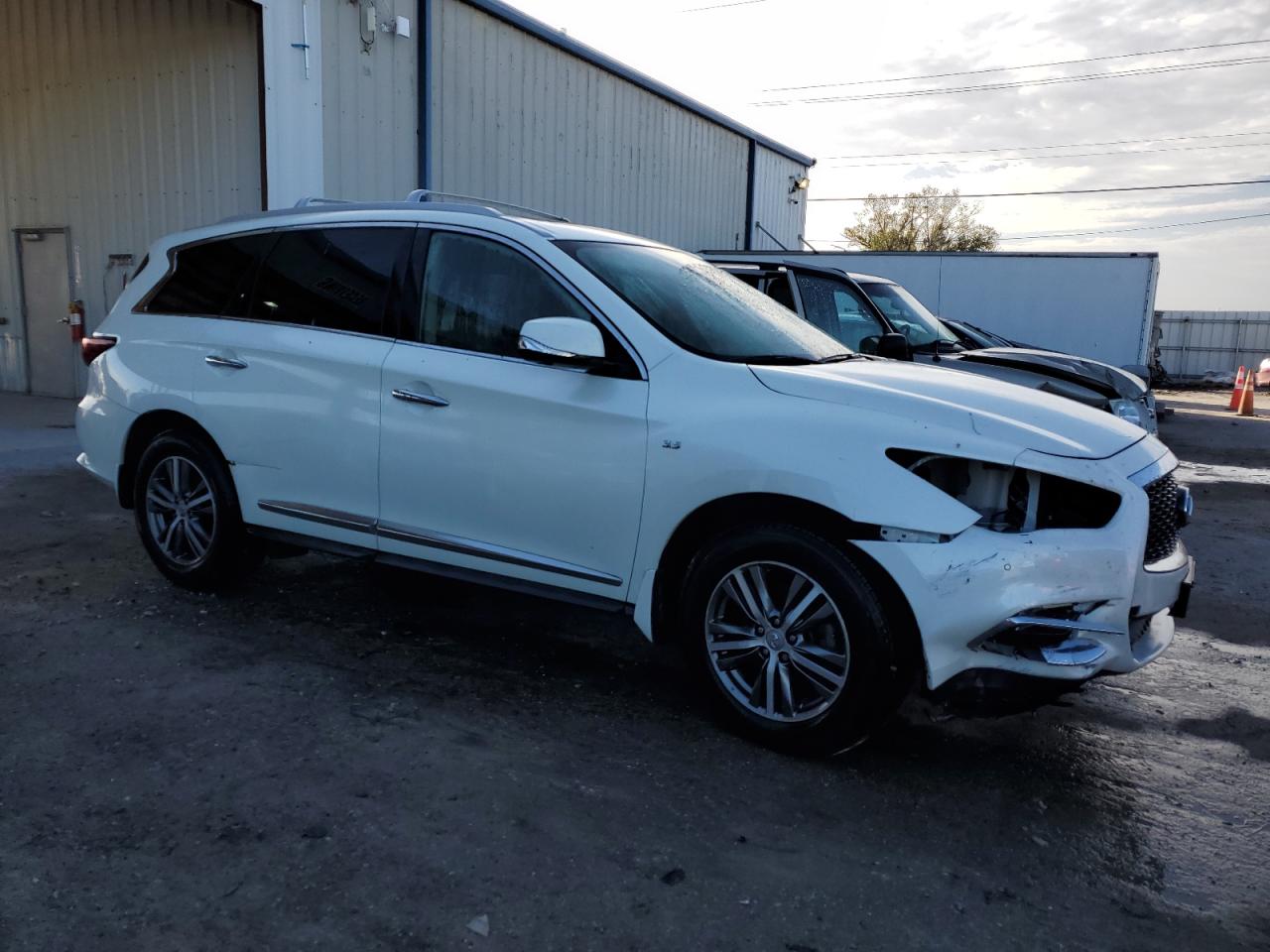 2019 Infiniti QX60 - Image 4
