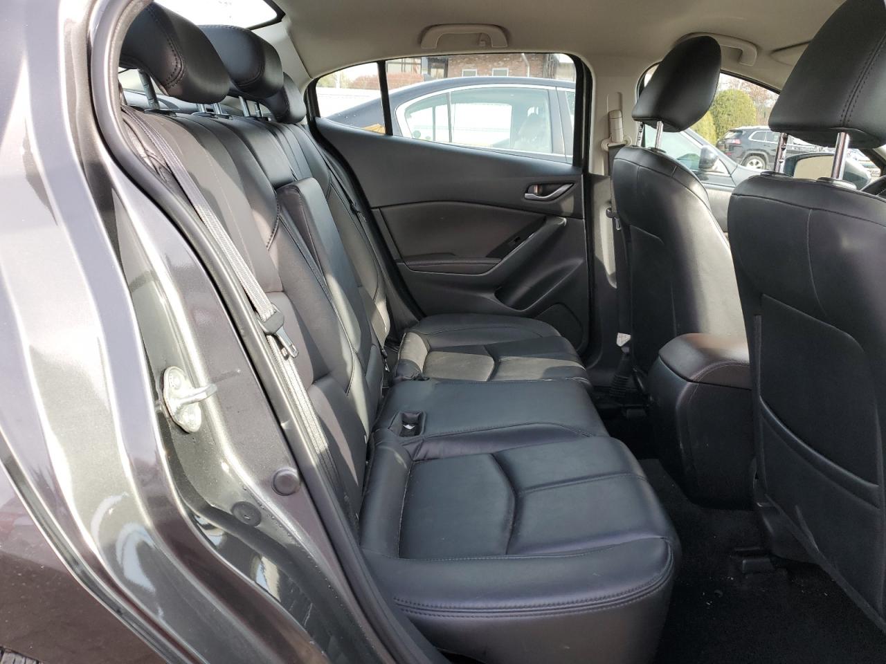 2018 Mazda 3 - Image 10