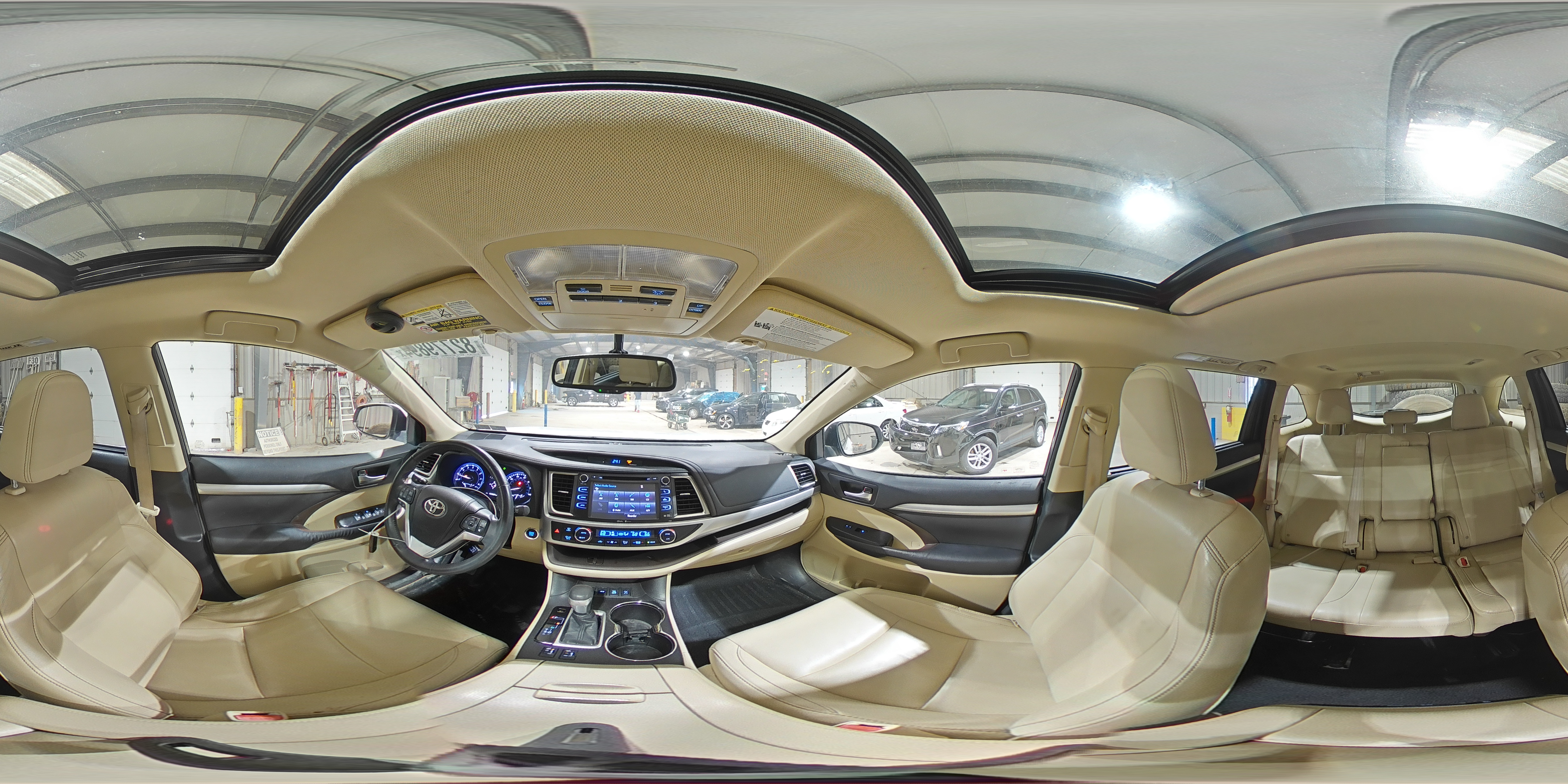 2015 Toyota Highlander - Image 14