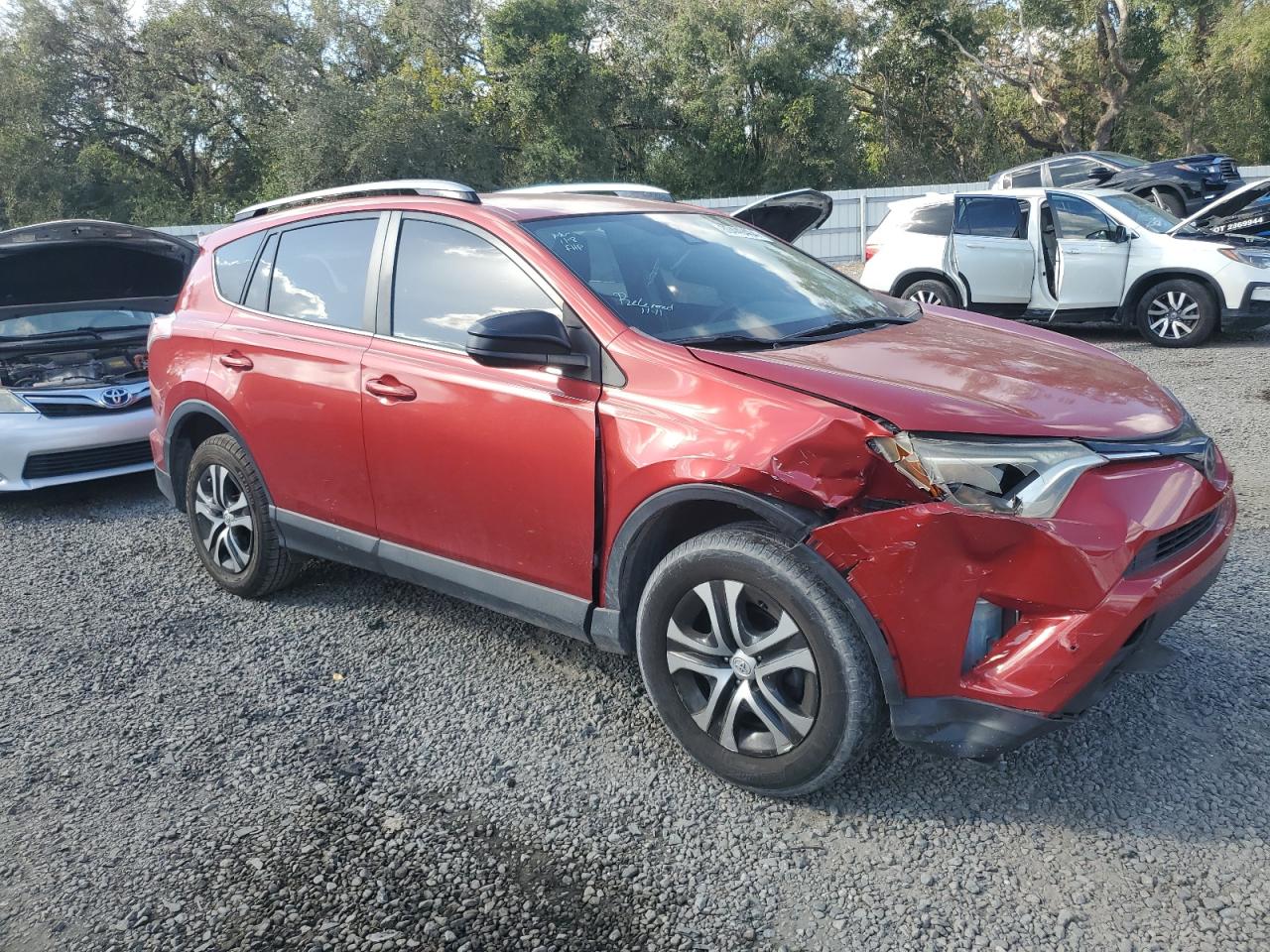 VIN JTMZFREV7HJ122830 2017 TOYOTA RAV4 no.4