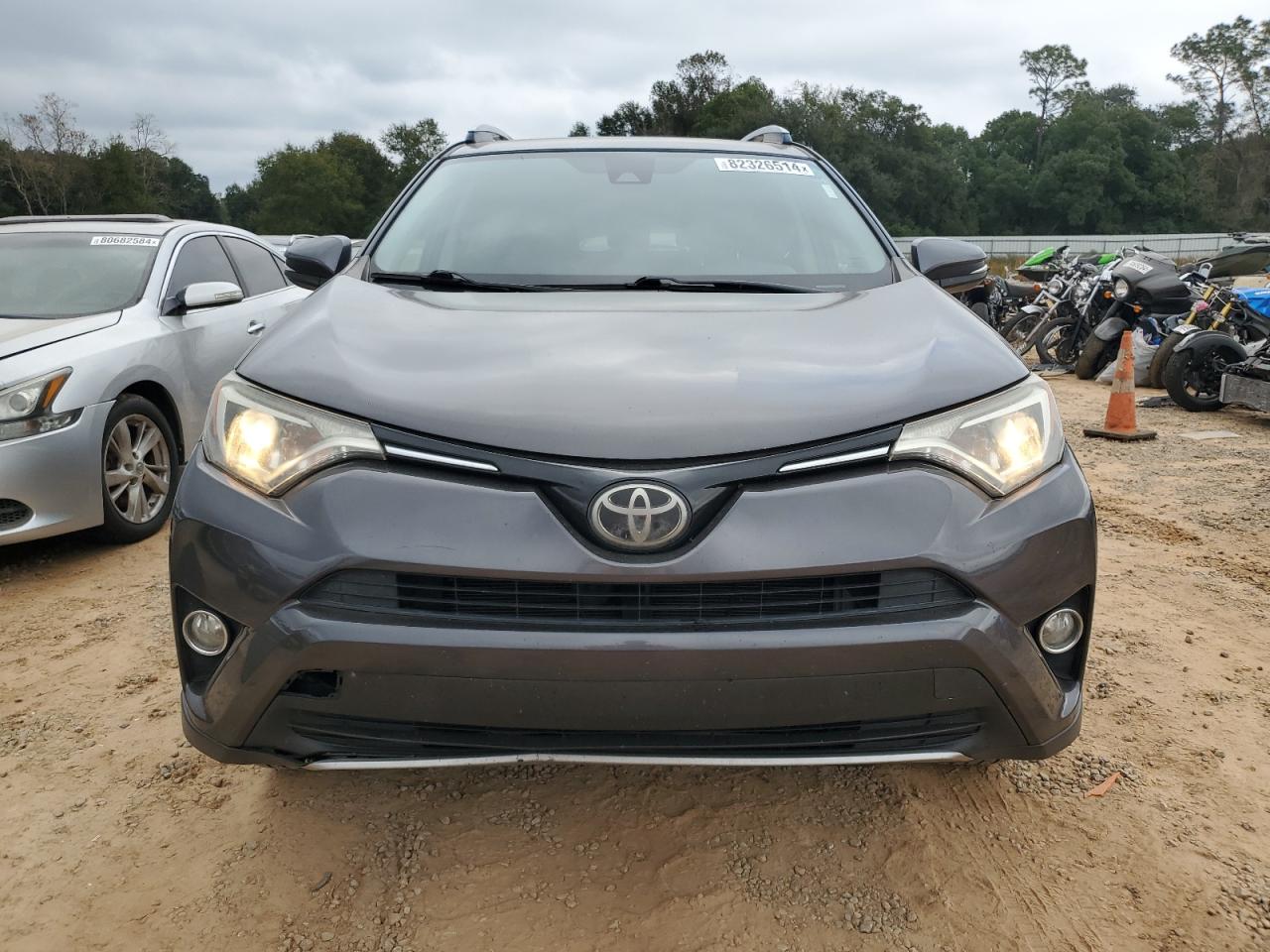 VIN JTMWFREV3HJ137005 2017 TOYOTA RAV4 no.5