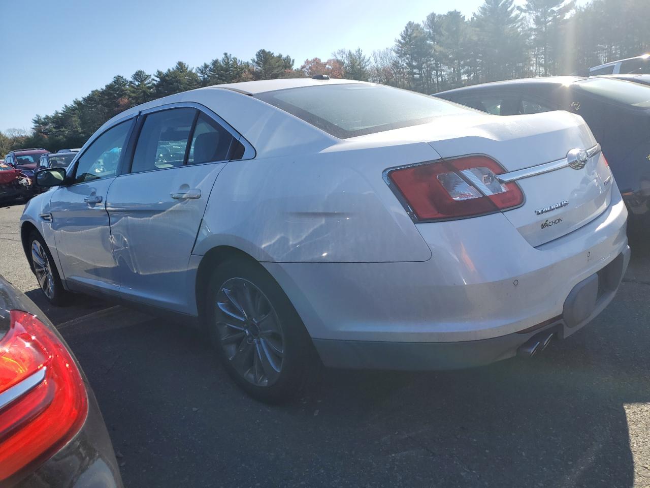 2012 Ford Taurus - Image 2