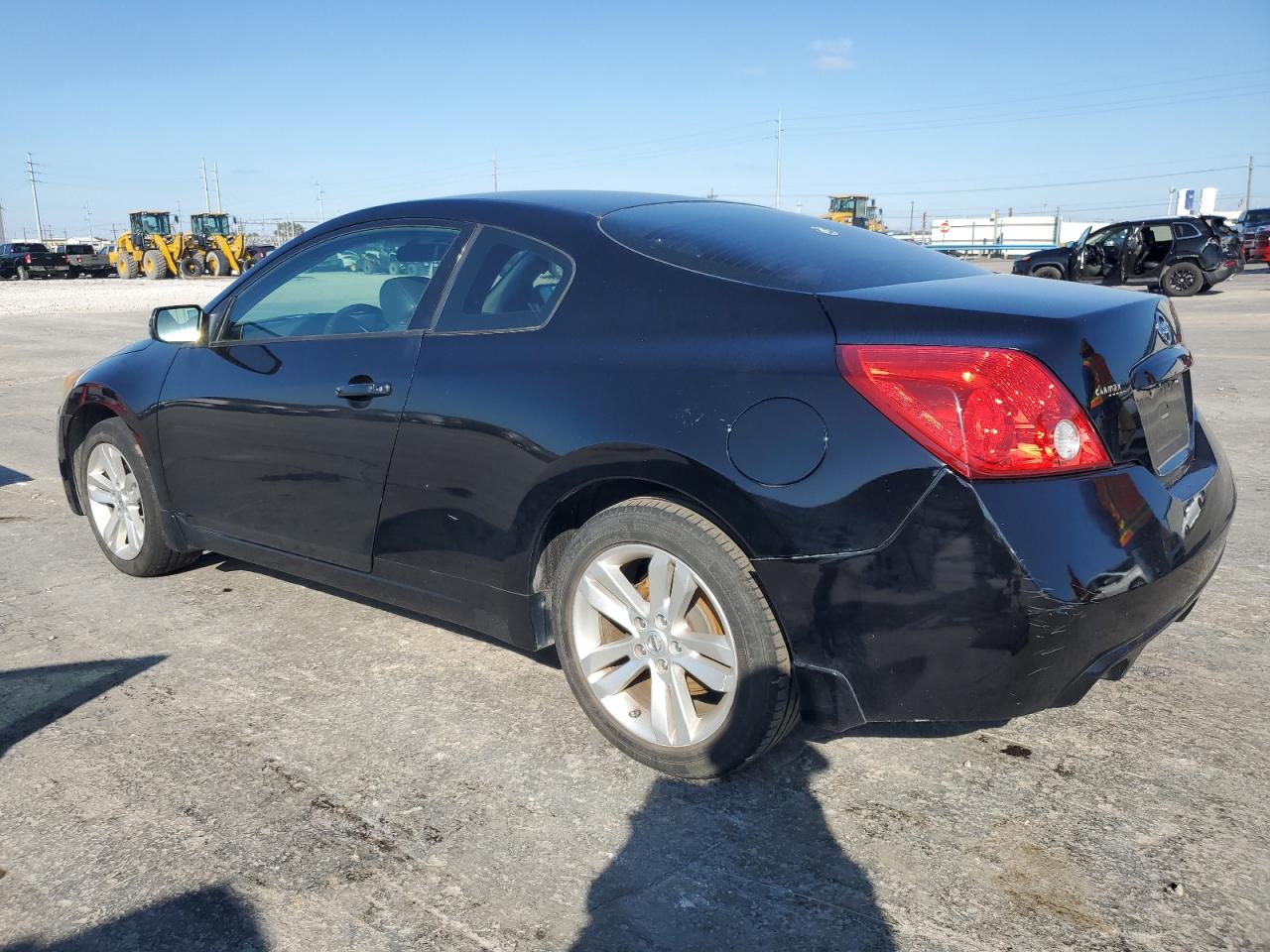 2011 Nissan Altima - Image 2