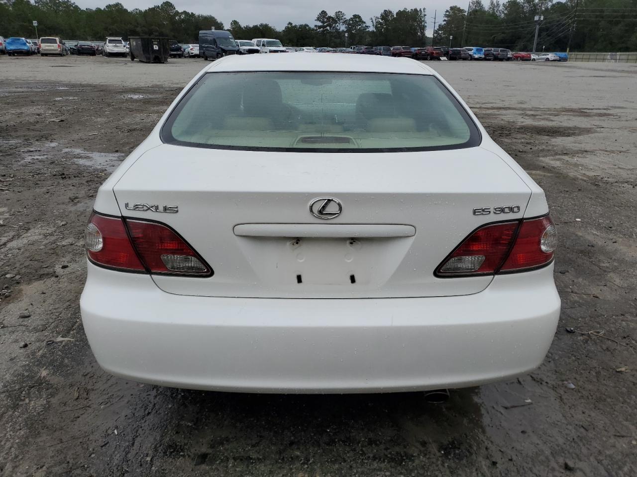 2003 Lexus ES - Image 6
