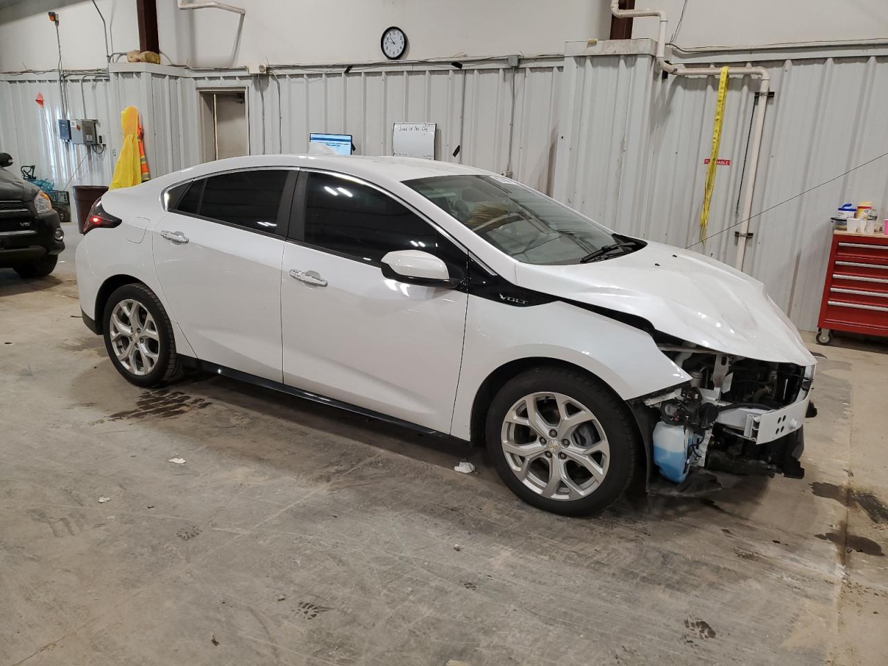 2017 Chevrolet Volt - Image 4