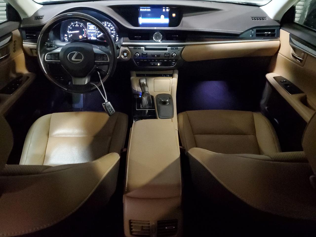 2017 Lexus ES - Image 8