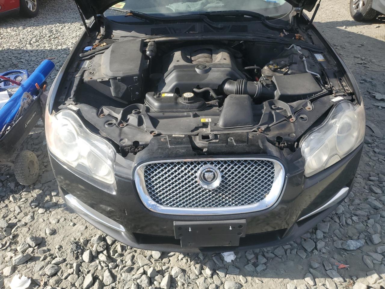 2010 Jaguar XF - Image 13