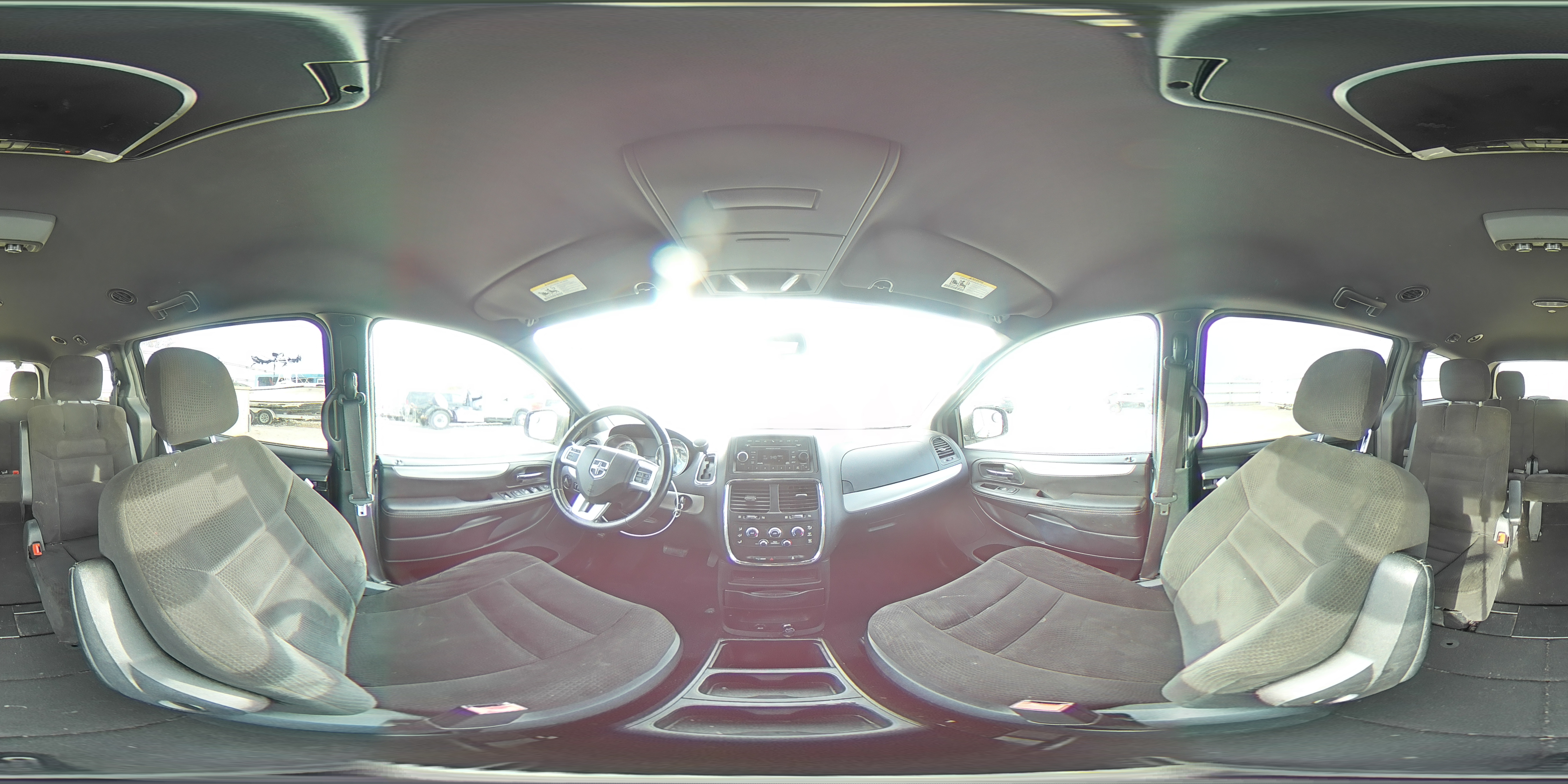 2015 Dodge Caravan - Image 13