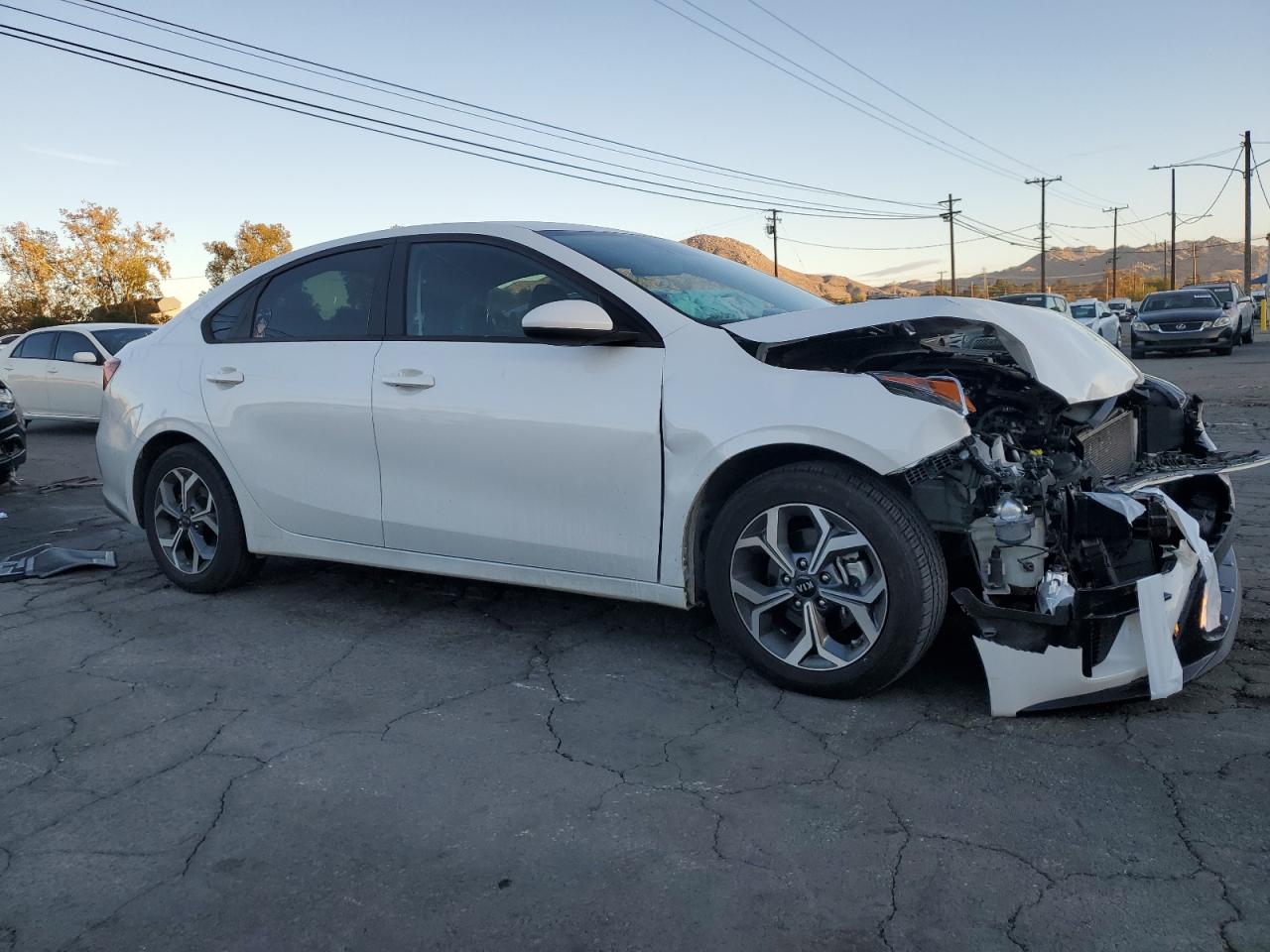 VIN 3KPF24AD5ME352078 2021 KIA FORTE no.4