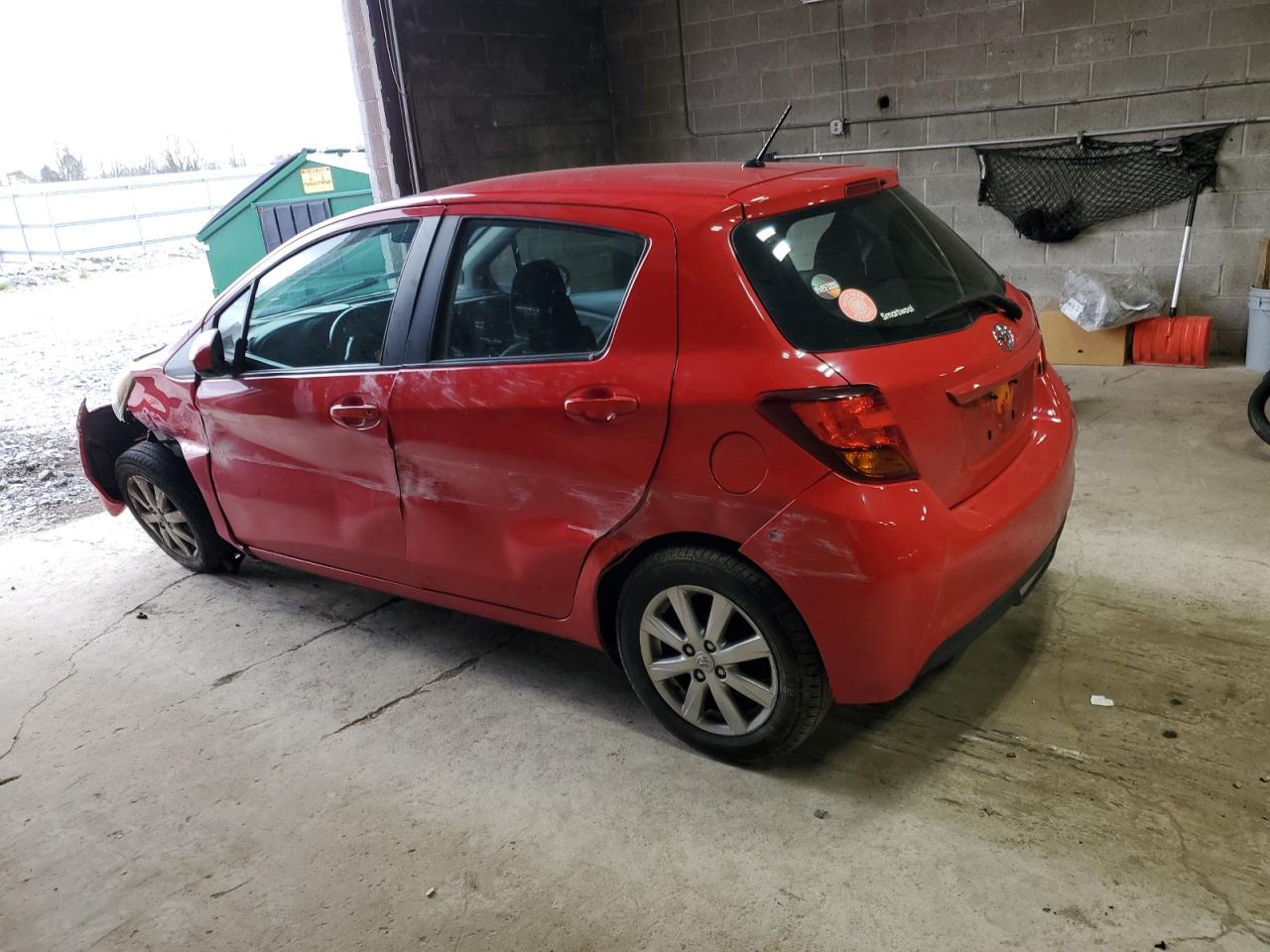 VIN VNKKTUD3XFA014977 2015 TOYOTA YARIS no.2