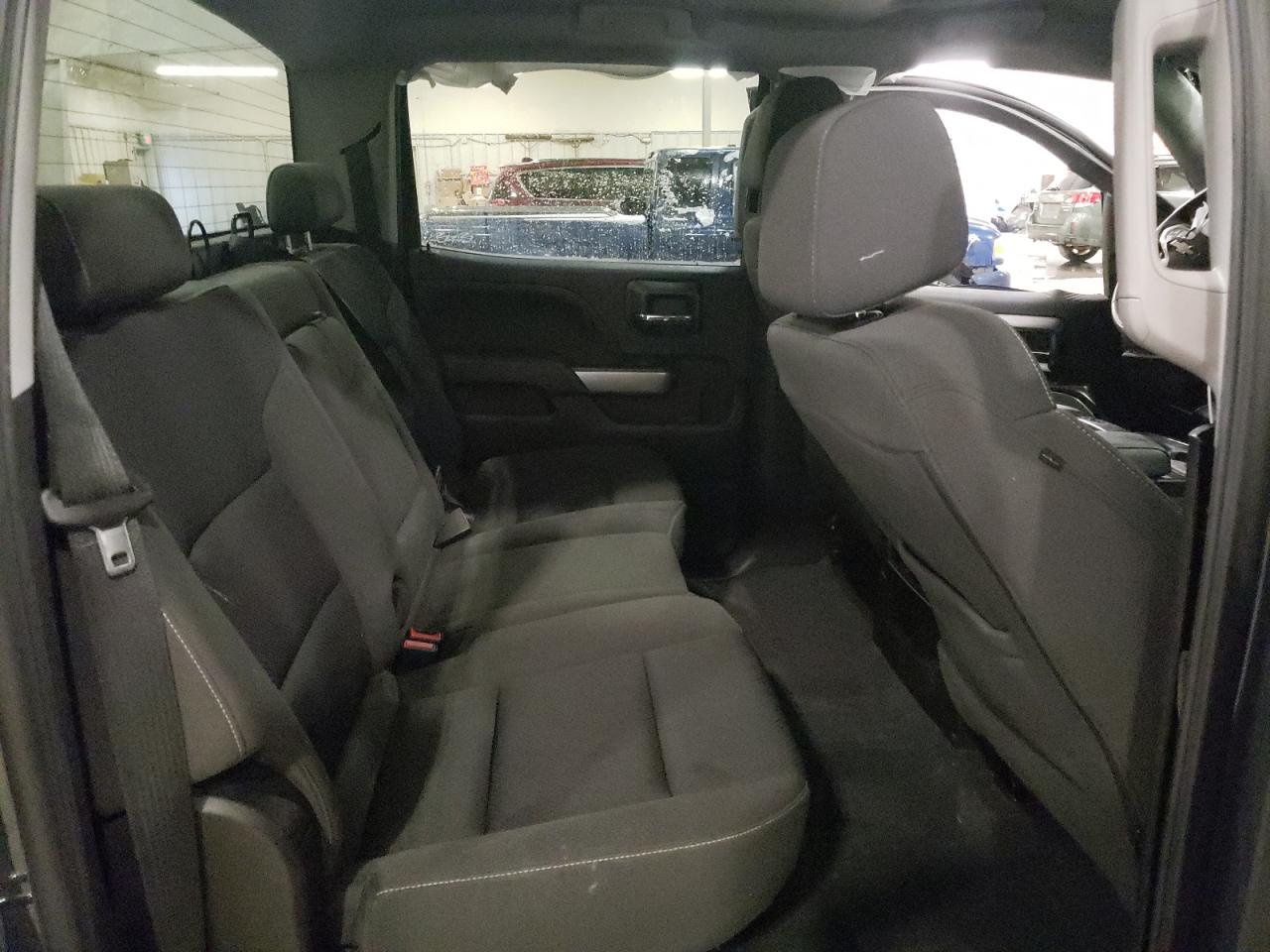 2018 Chevrolet Silverado - Image 11