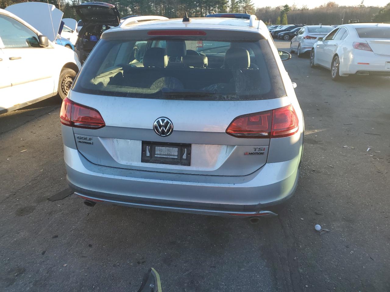 2017 Volkswagen Golf - Image 6