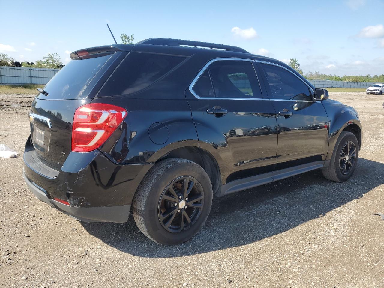 2017 Chevrolet Equinox - Image 3