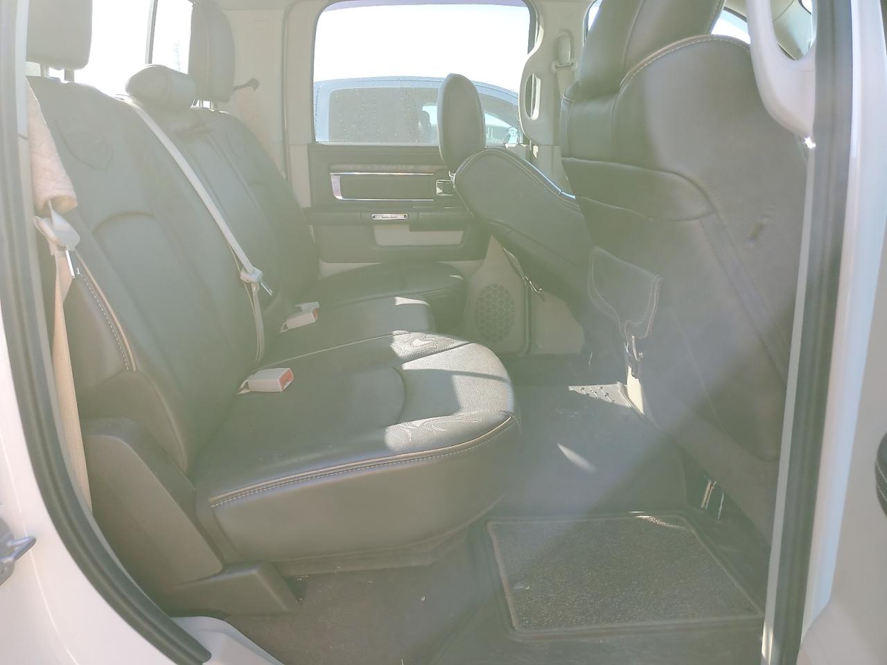 2016 RAM 1500 - Image 10