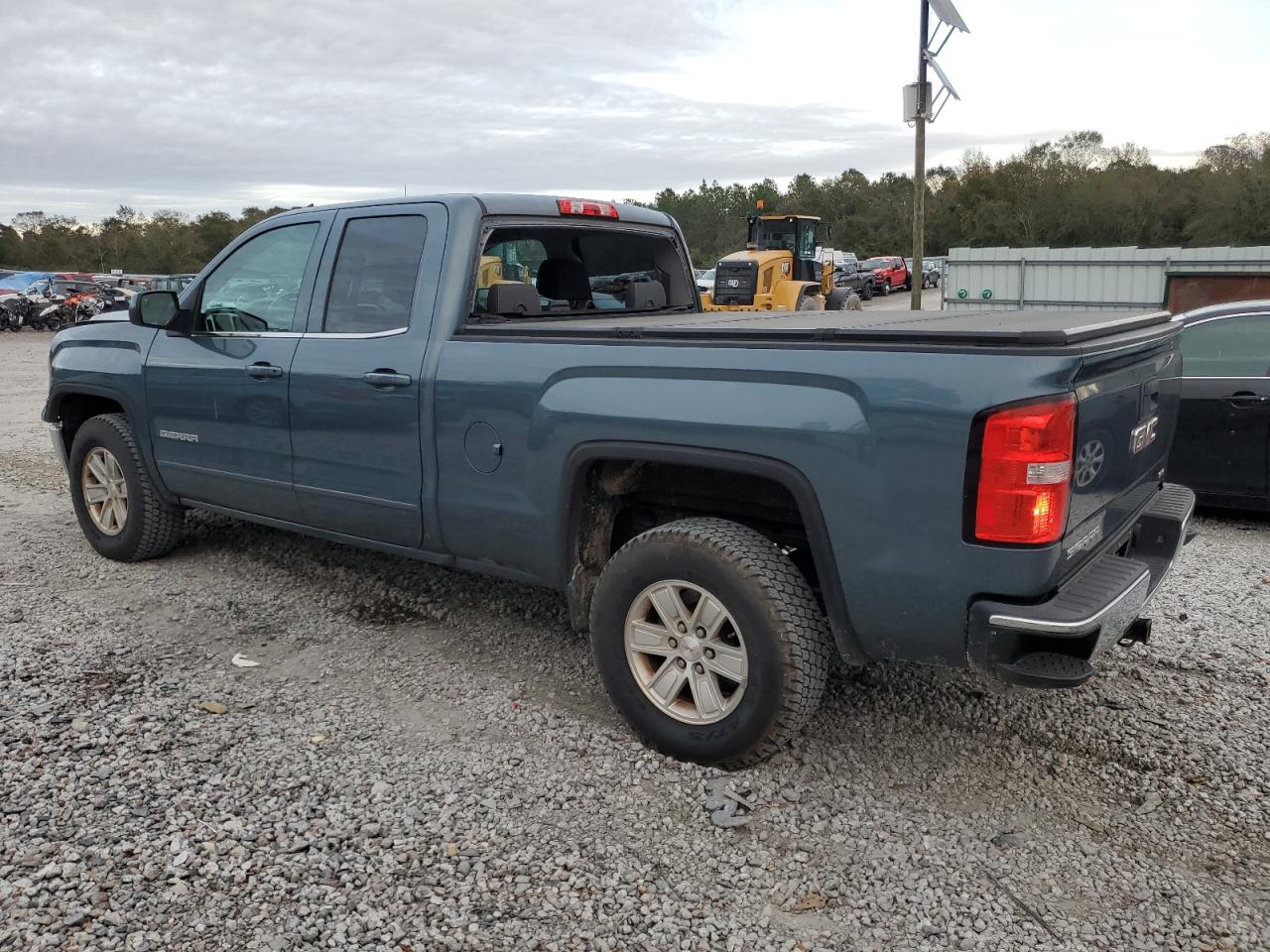 2014 GMC Sierra - Image 2