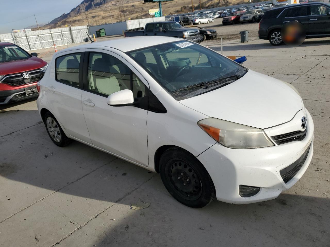 2013 Toyota Yaris - Image 4