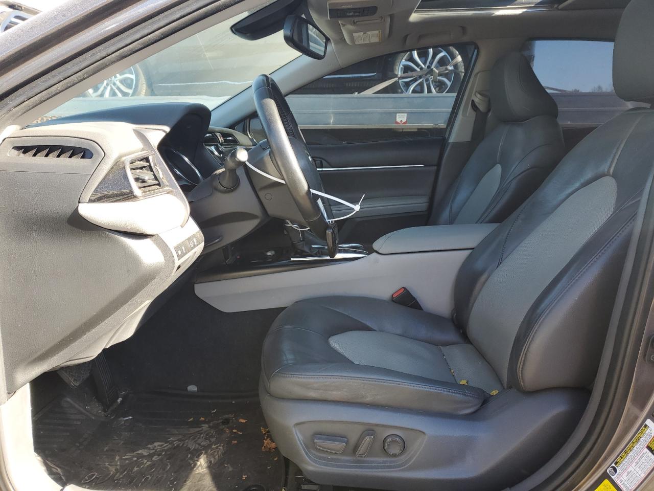 2020 Toyota Camry - Image 7