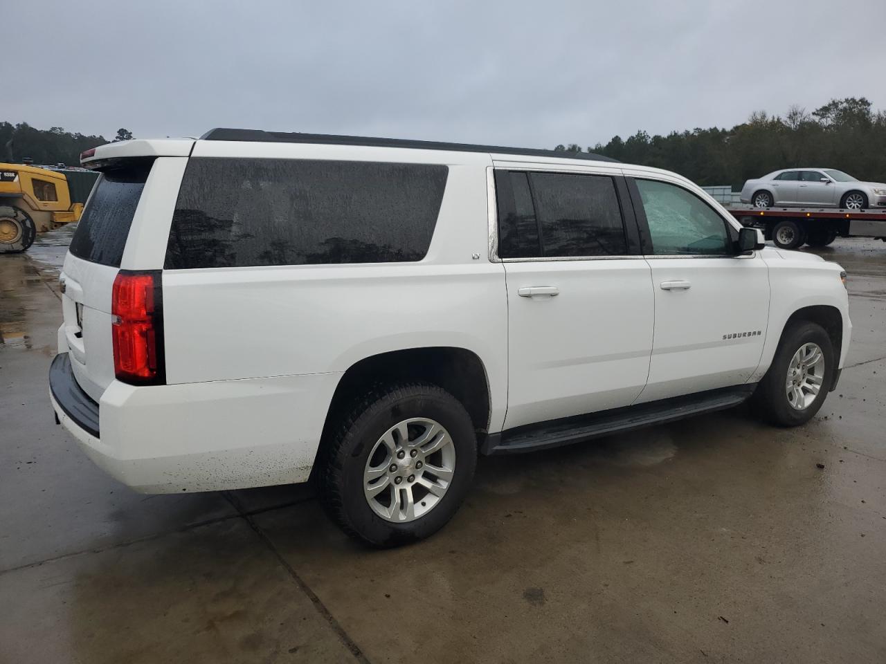 2019 Chevrolet Suburban - Image 3