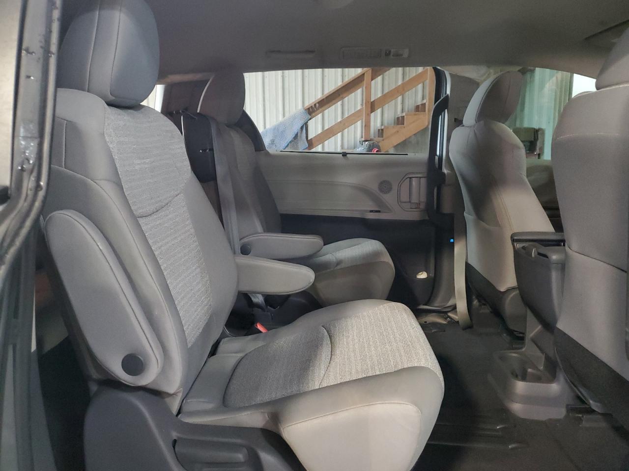 2021 Toyota Sienna - Image 11