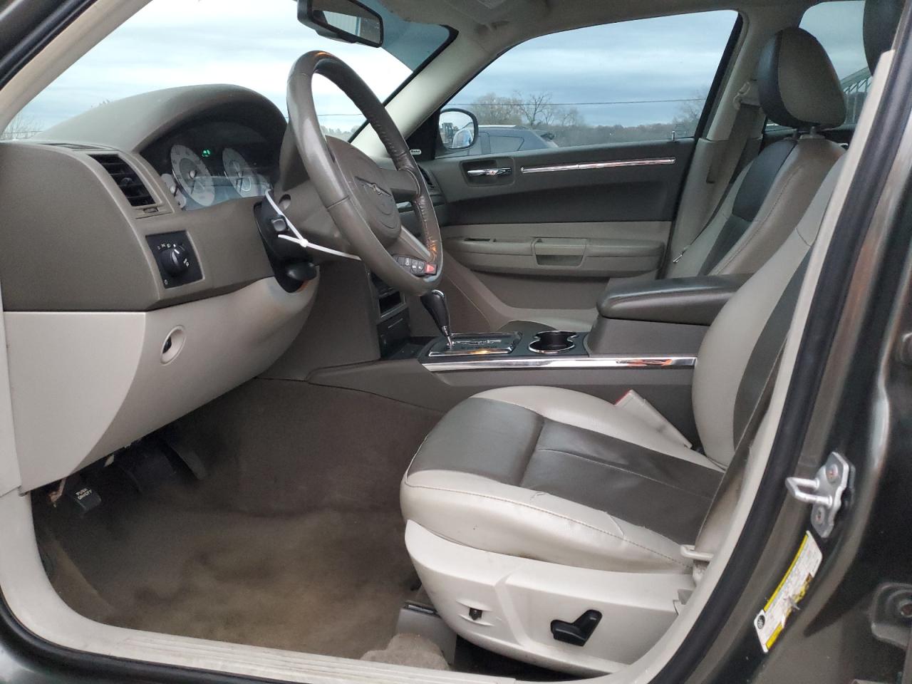 2008 Chrysler 300 - Image 7