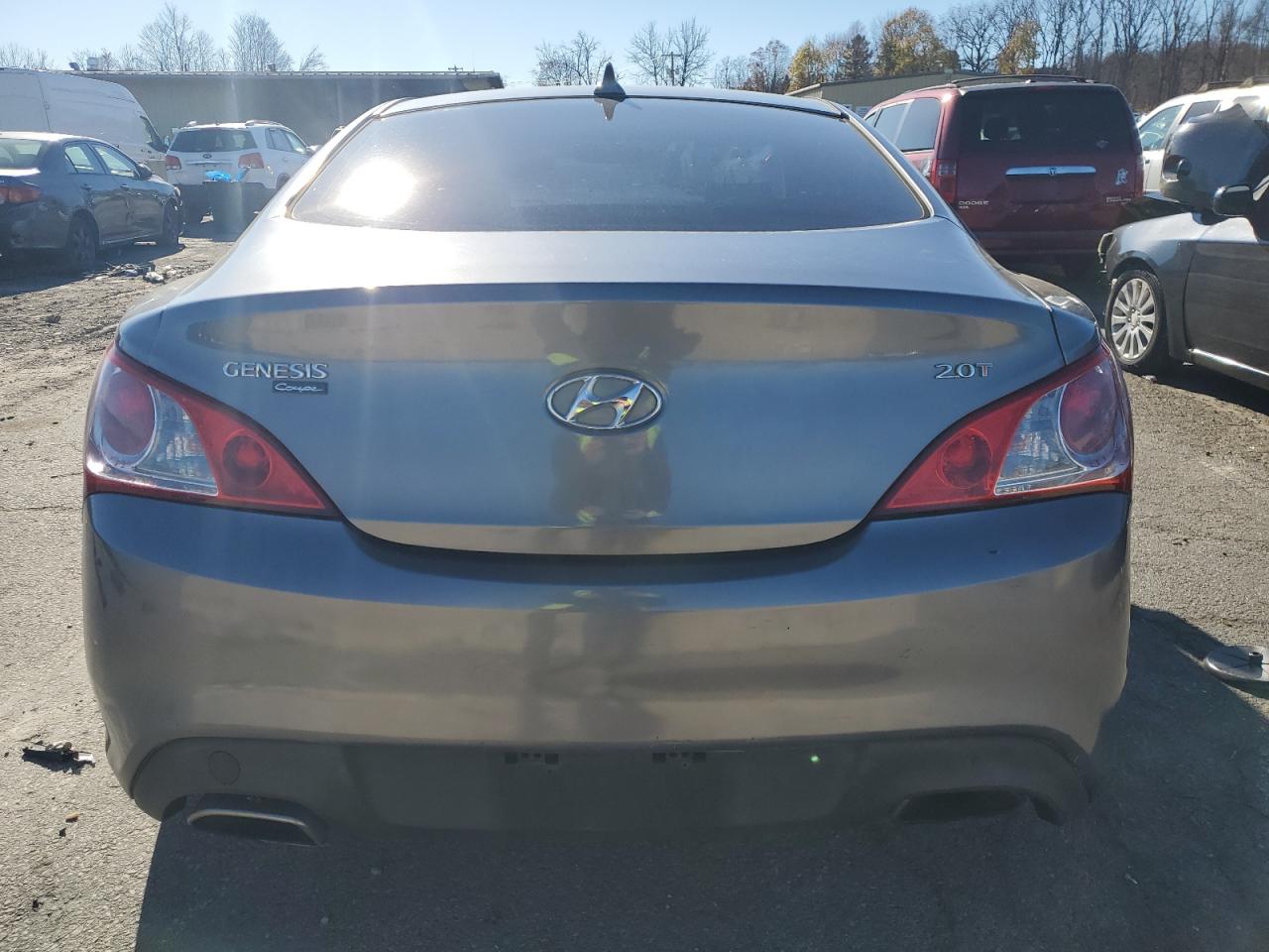 2011 Hyundai Genesis Coupe 2.0T VIN: KMHHT6KD9BU044177 Lot: 80470654