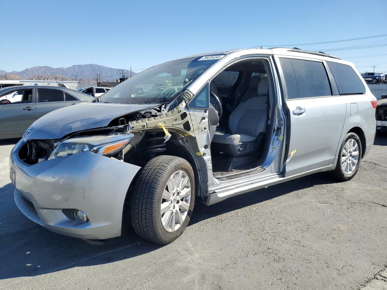 2015 Toyota Sienna - Image 1