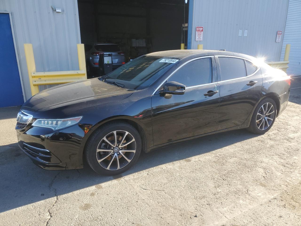 VIN 19UUB2F37FA025054 2015 ACURA TLX no.1