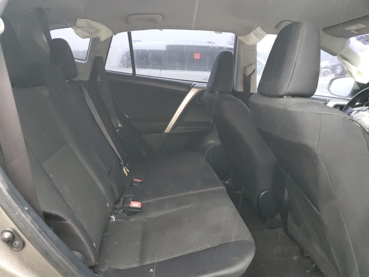 2015 Toyota RAV 4 - Image 12