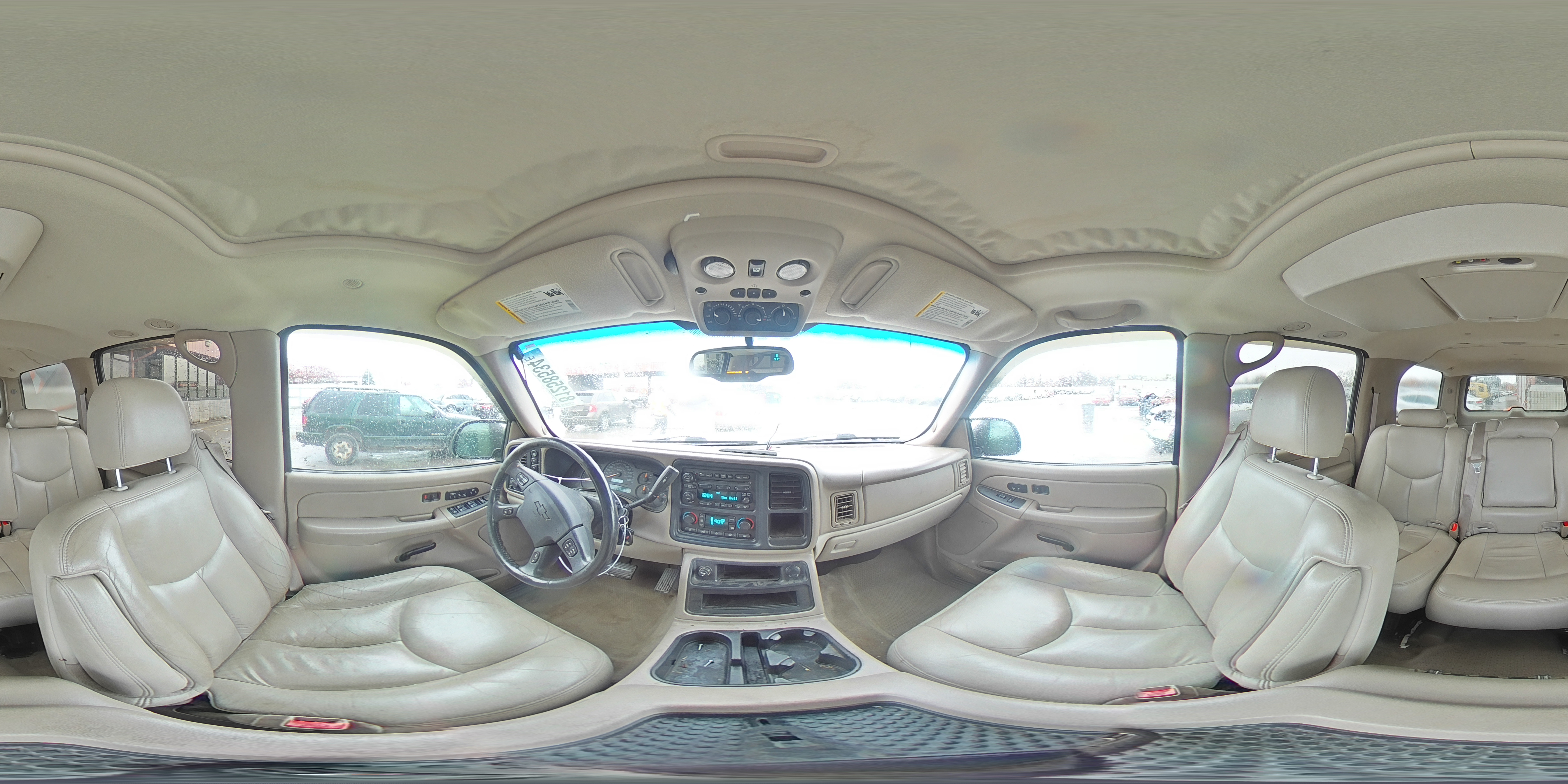 2005 Chevrolet Suburban - Image 13