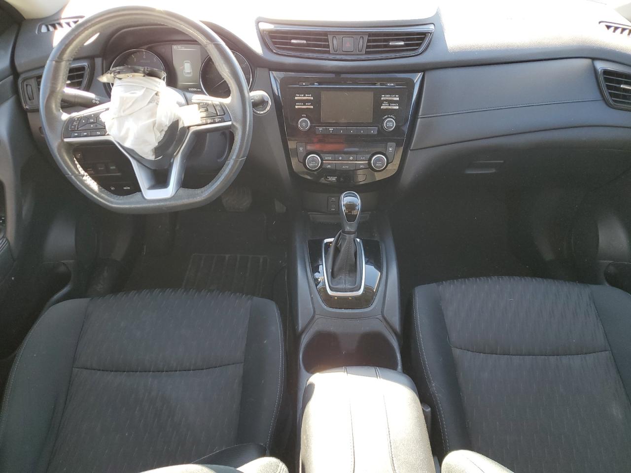 2017 Nissan Rogue - Image 8