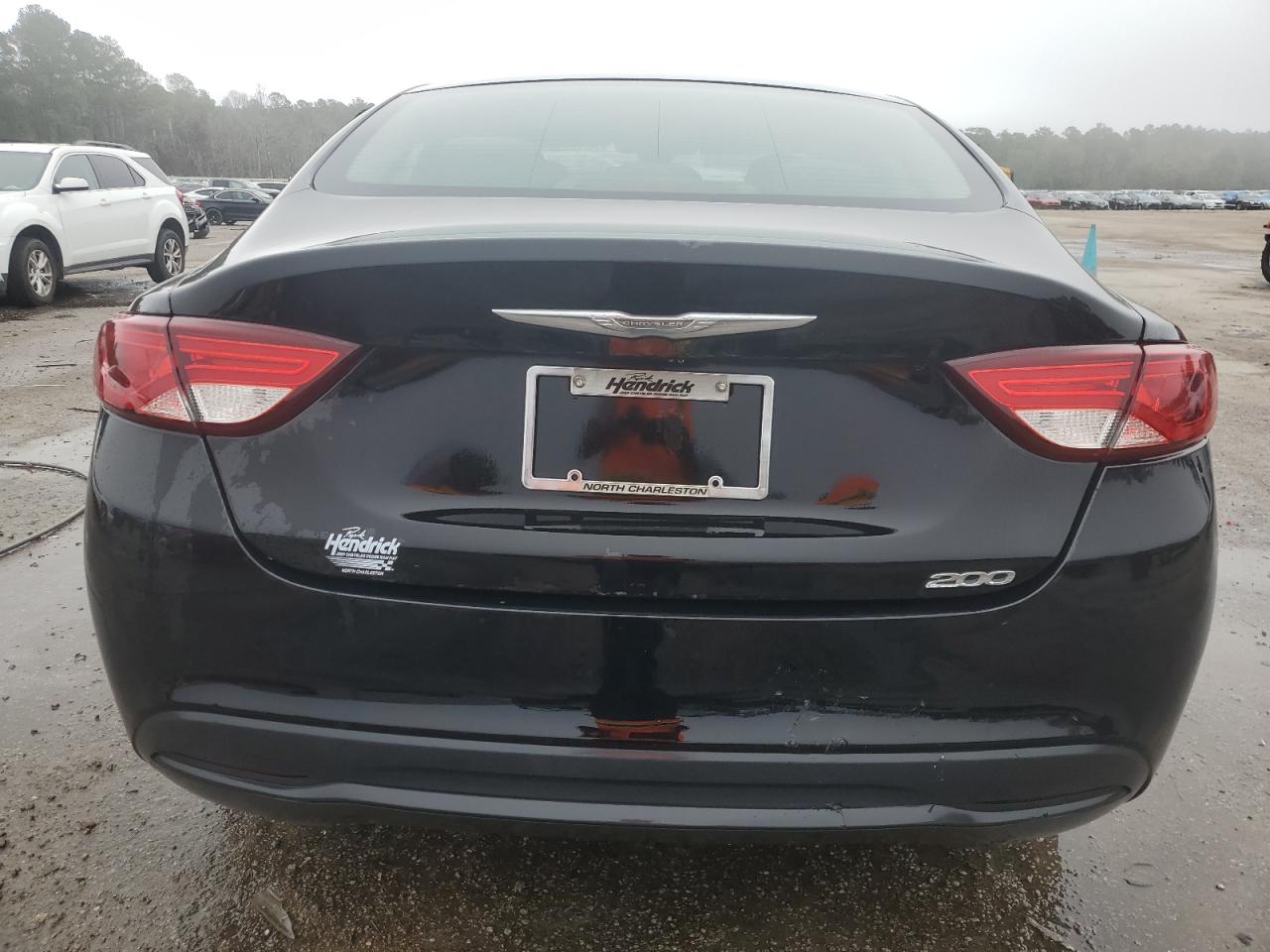 2017 Chrysler 200 - Image 6