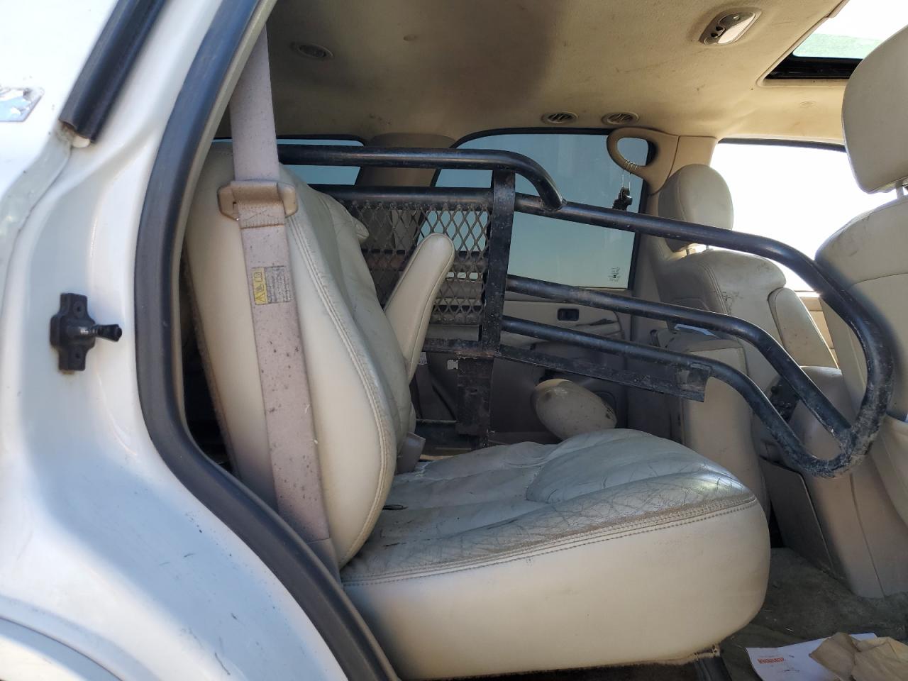 2003 Chevrolet Tahoe - Image 11