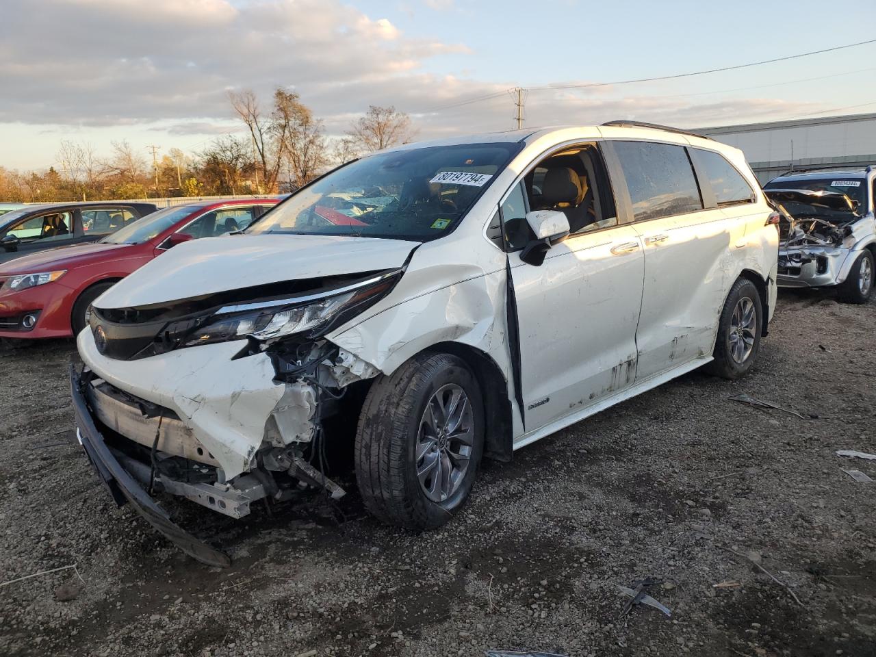 2021 Toyota Sienna - Image 1