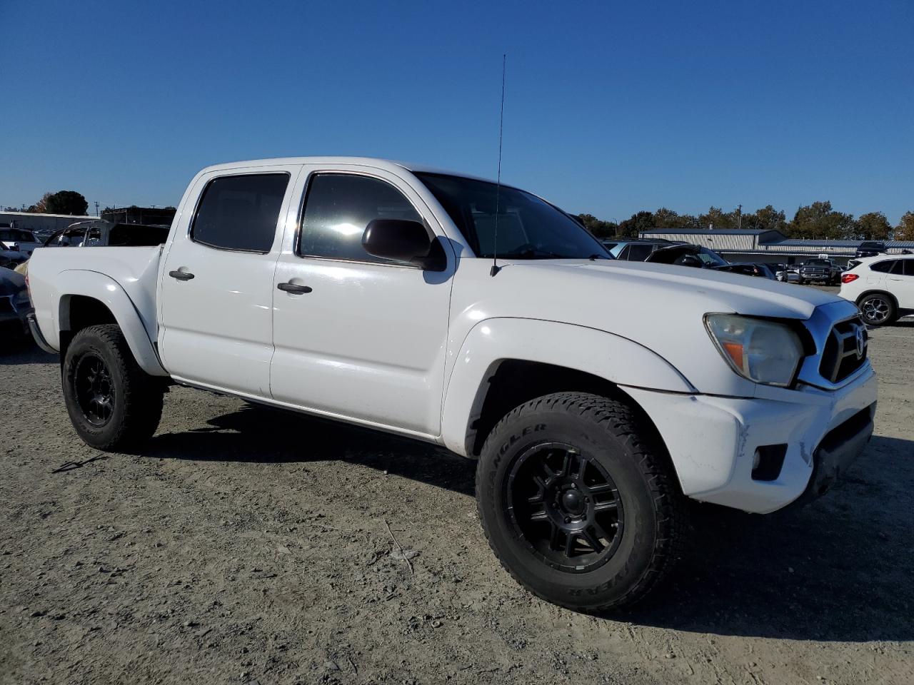 2014 Toyota Tacoma - Image 4